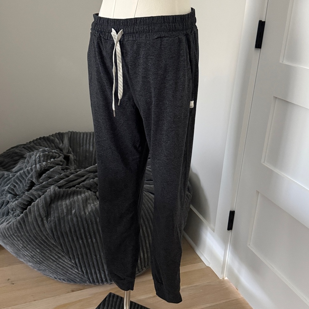 Vuori Performance Crop Joggers